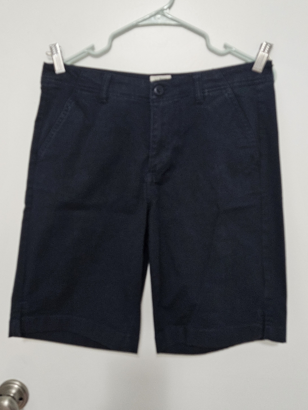 L.L. Bean Women's Favorite Fit Navy Flat Front Cotton Shorts Size 8